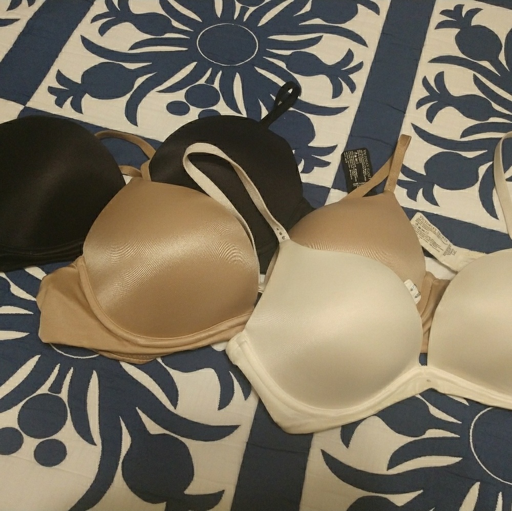 Victoria Secret 34C Bras🍍